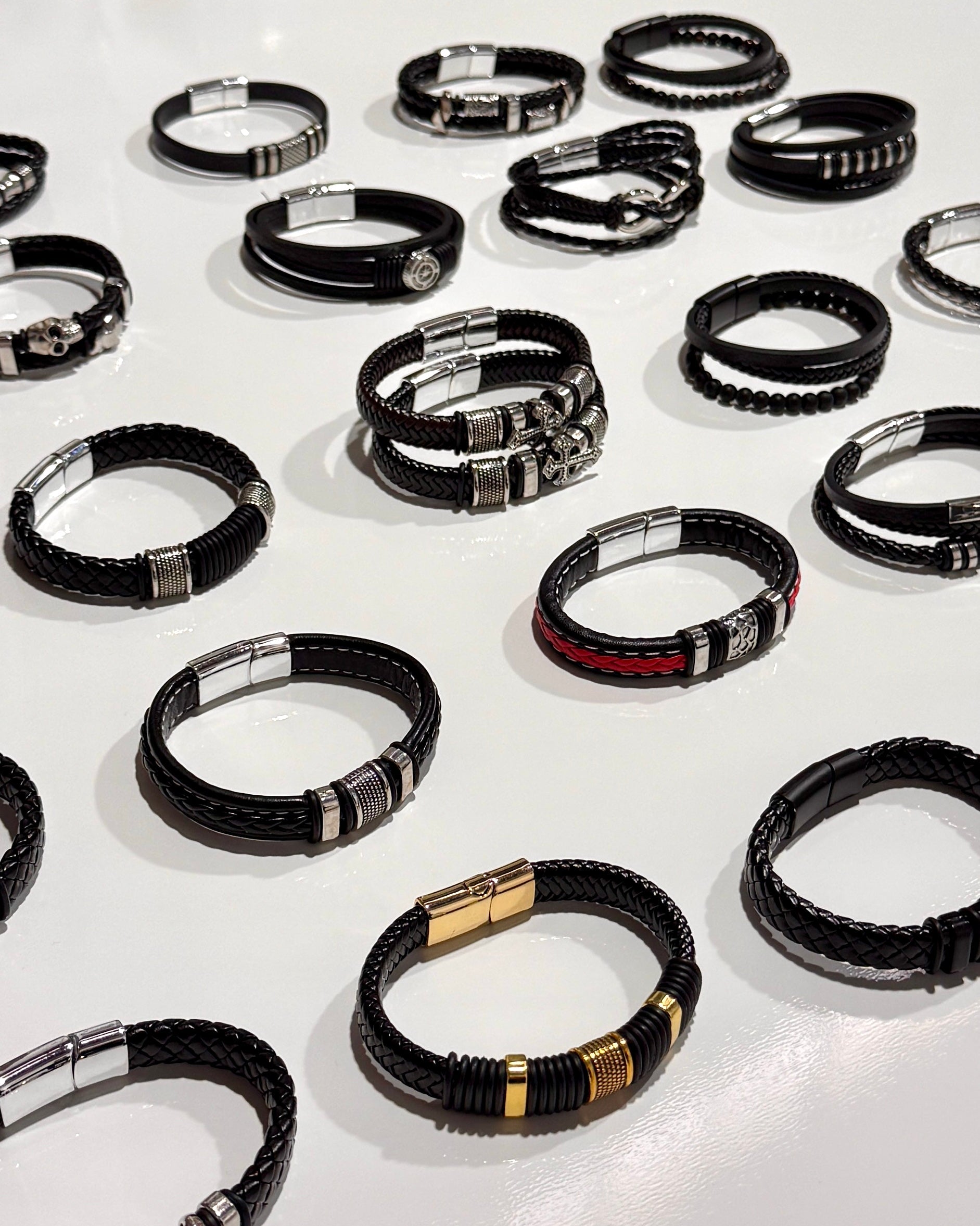 PULSERAS DE CUERO